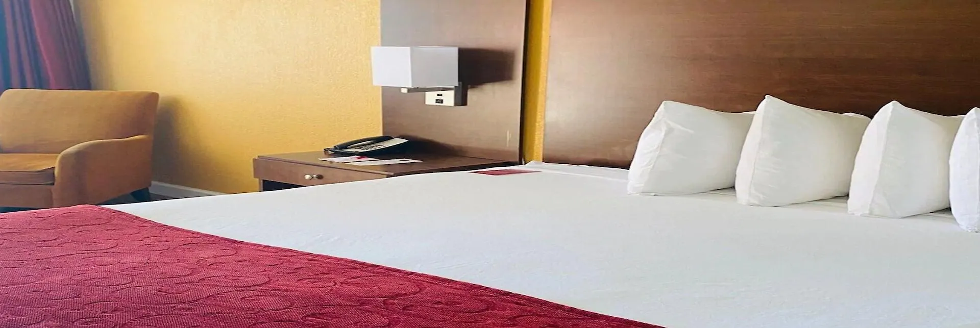 Ramada By Wyndham Tampa Westshore Airport South Hotel