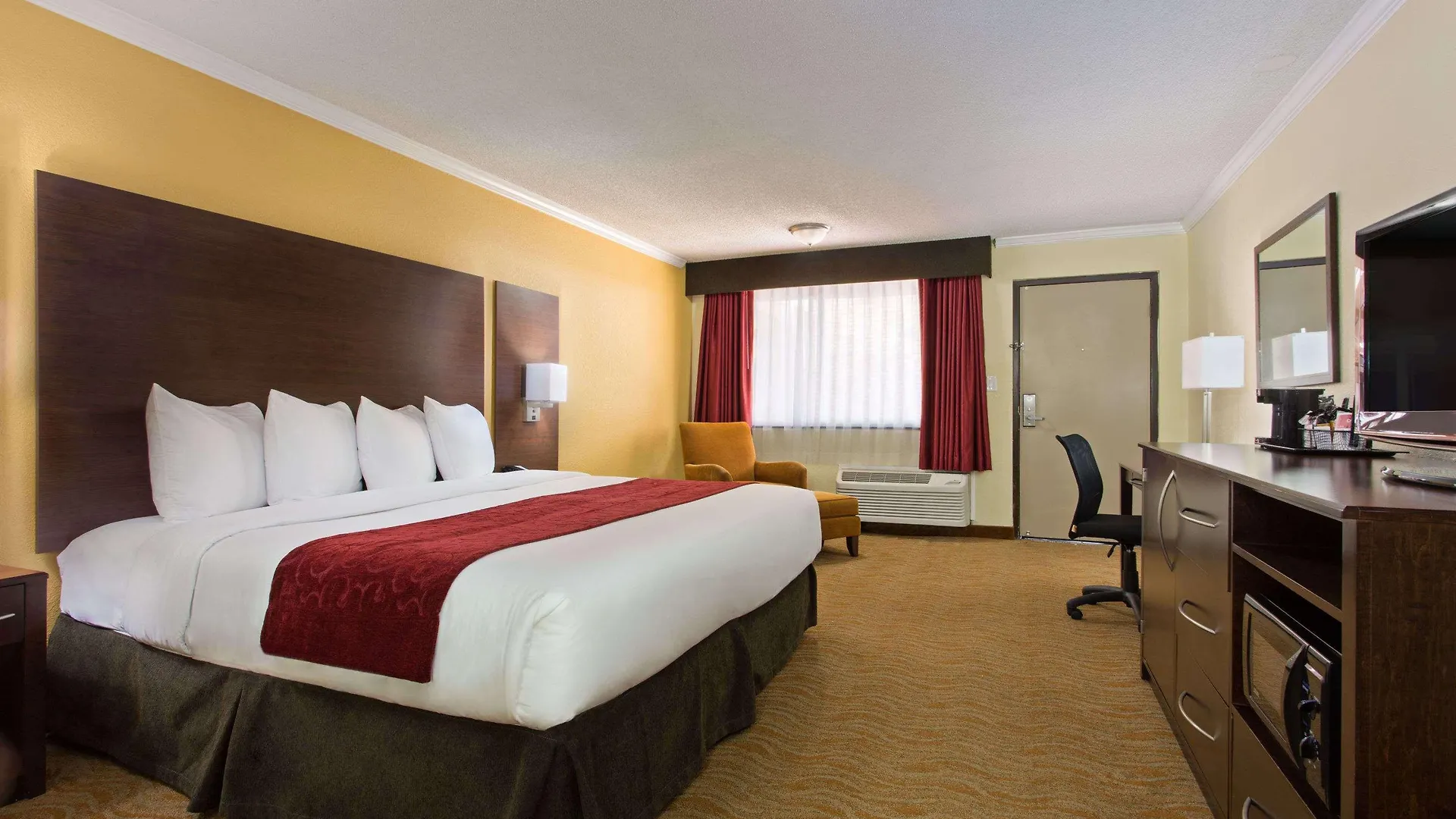 Ramada By Wyndham Tampa Westshore Airport South 3*,  ABD