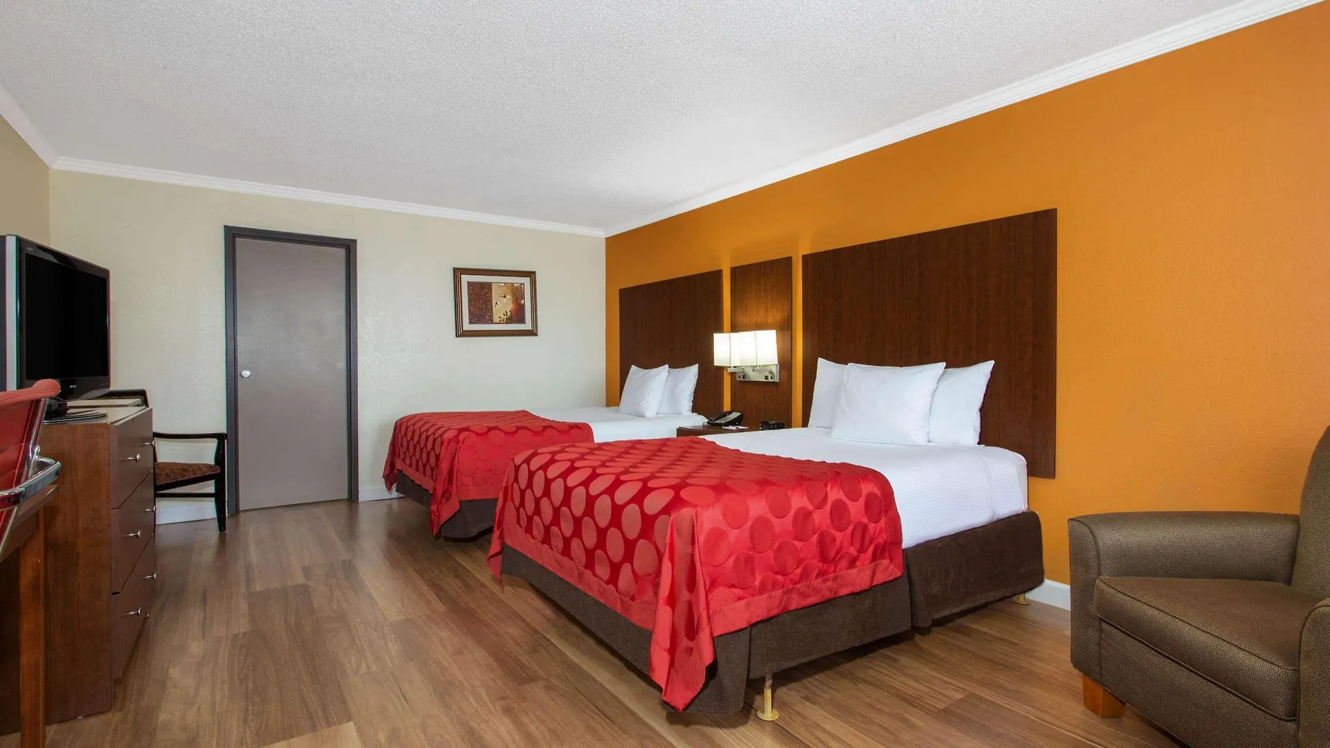 Ramada By Wyndham Tampa Westshore Airport South 3*,