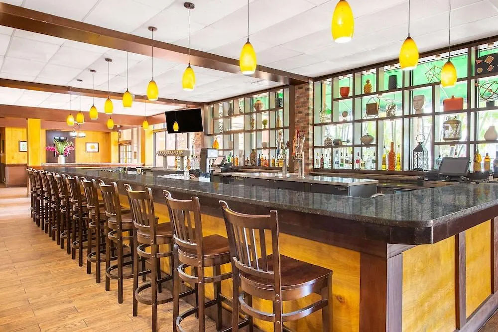 Otel Ramada By Wyndham Tampa Westshore Airport South
